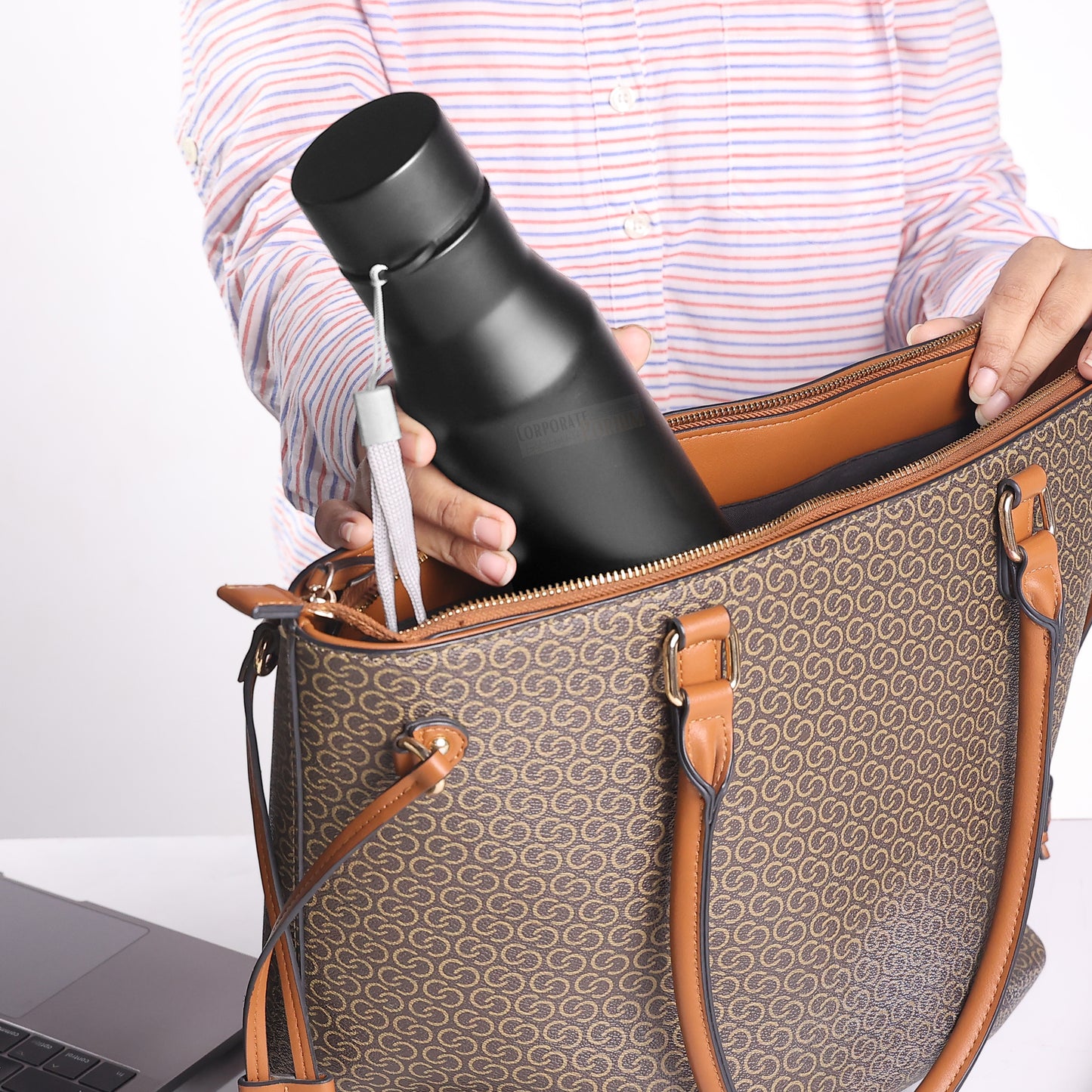 Stainless Steel Bottle 1L | Leak-Proof | GiftGlow | Easy to Carry