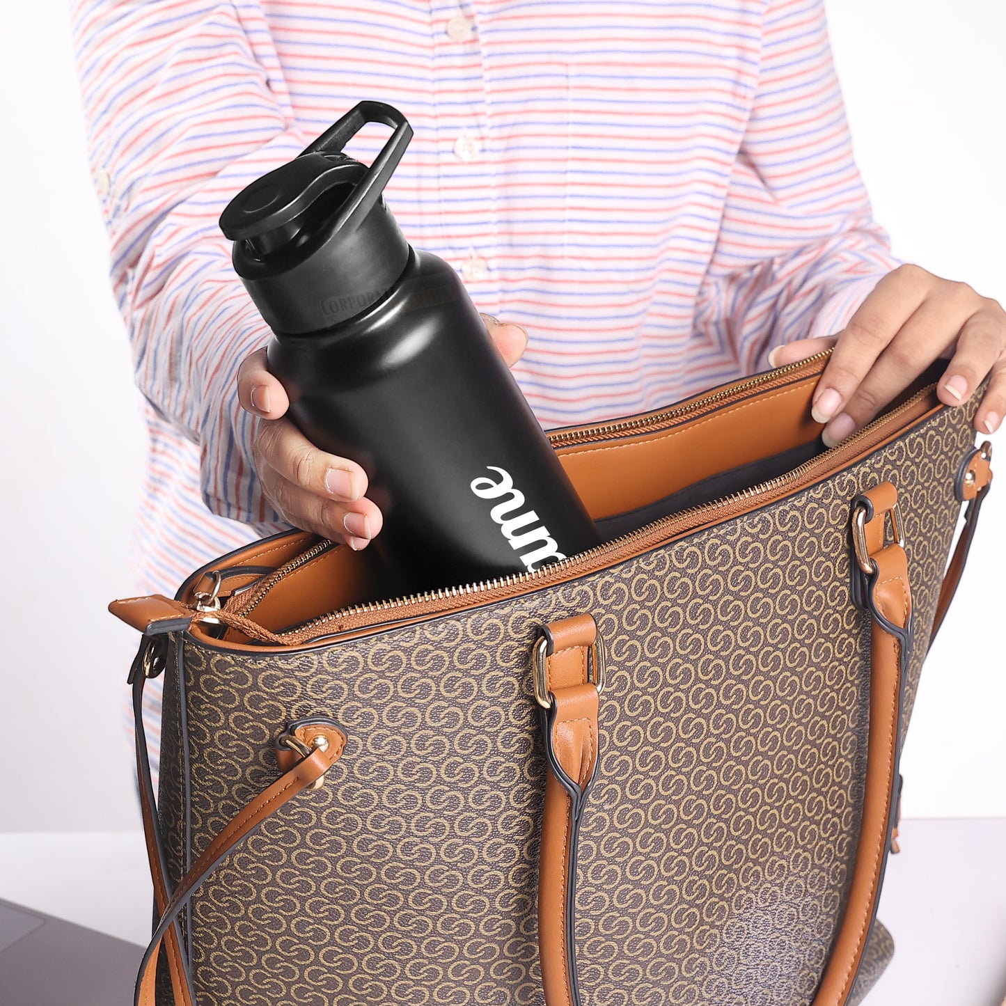 Personalized Stainless Steel Bottle 1L | Leak-Proof | GiftGlow | (Straight Black Edition)